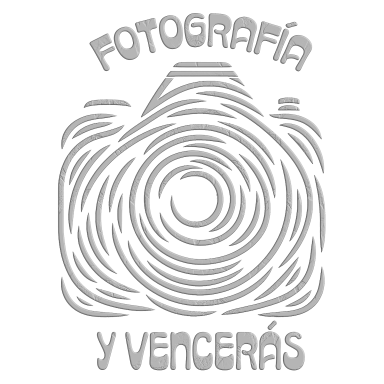 Logotipo con una cámara y el texto "Fotografía y vencerás".